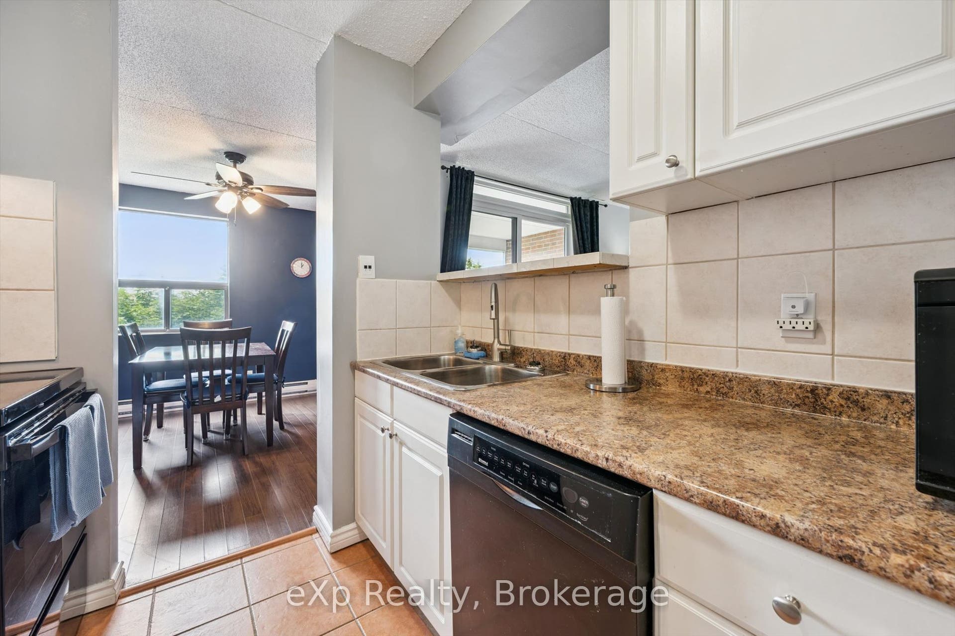 65 Silvercreek Parkway N, #404, Guelph, Wellington ON N1H 7R9
