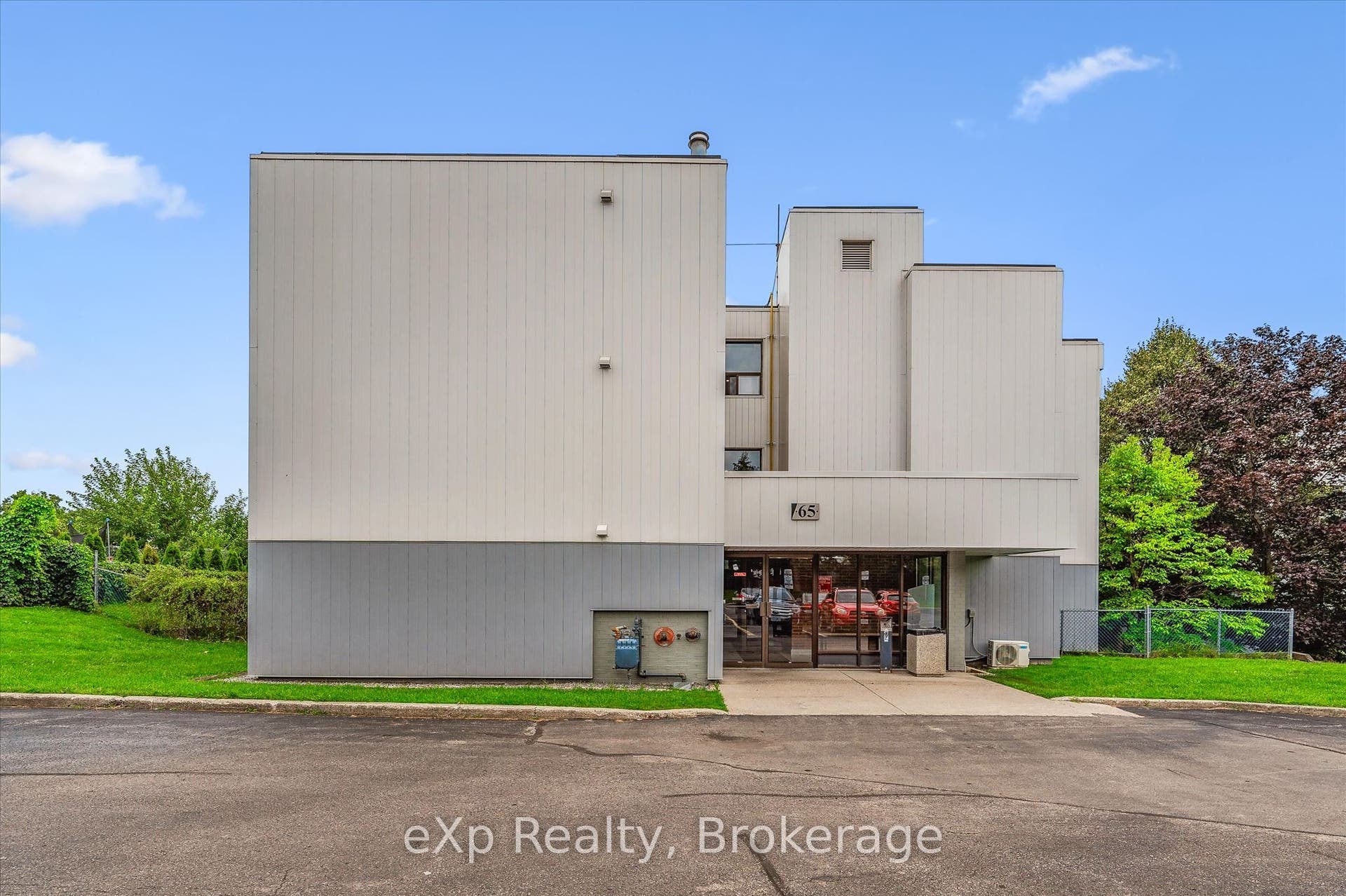 65 Silvercreek Parkway N, #404, Guelph, Wellington ON N1H 7R9