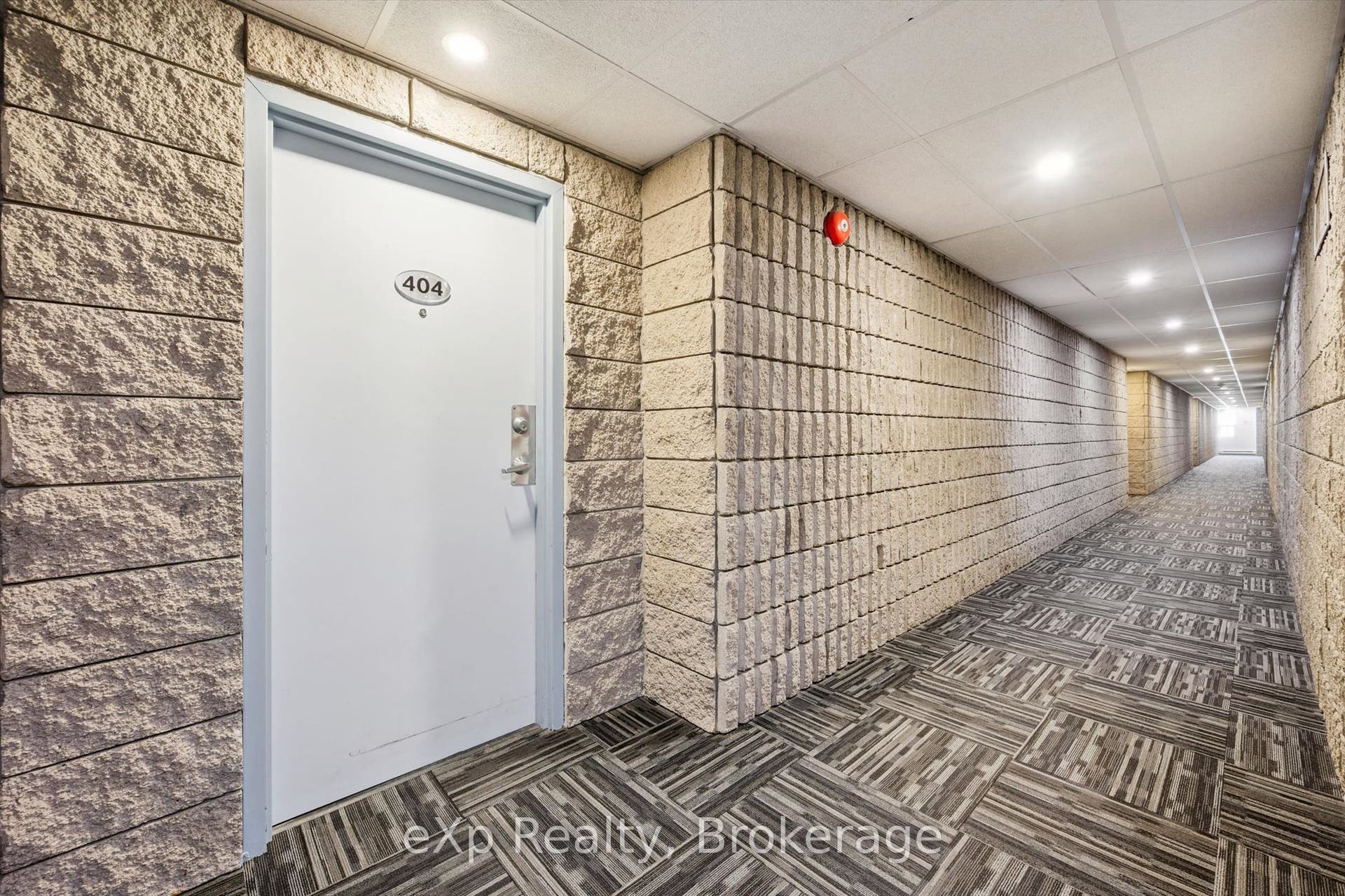 65 Silvercreek Parkway N, #404, Guelph, Wellington ON N1H 7R9