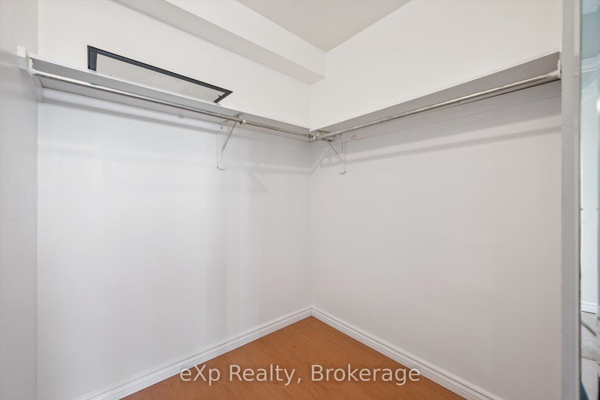 65 Silvercreek Parkway N, #404, Guelph, Wellington ON N1H 7R9