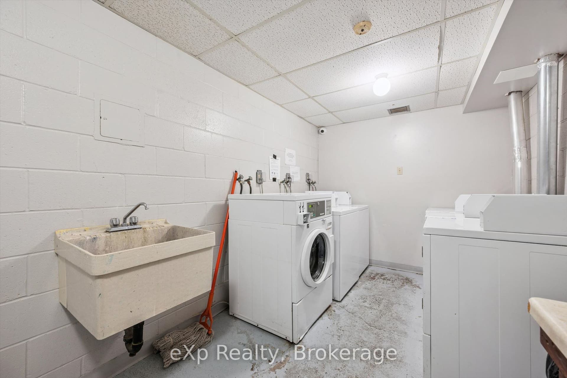 65 Silvercreek Parkway N, #404, Guelph, Wellington ON N1H 7R9