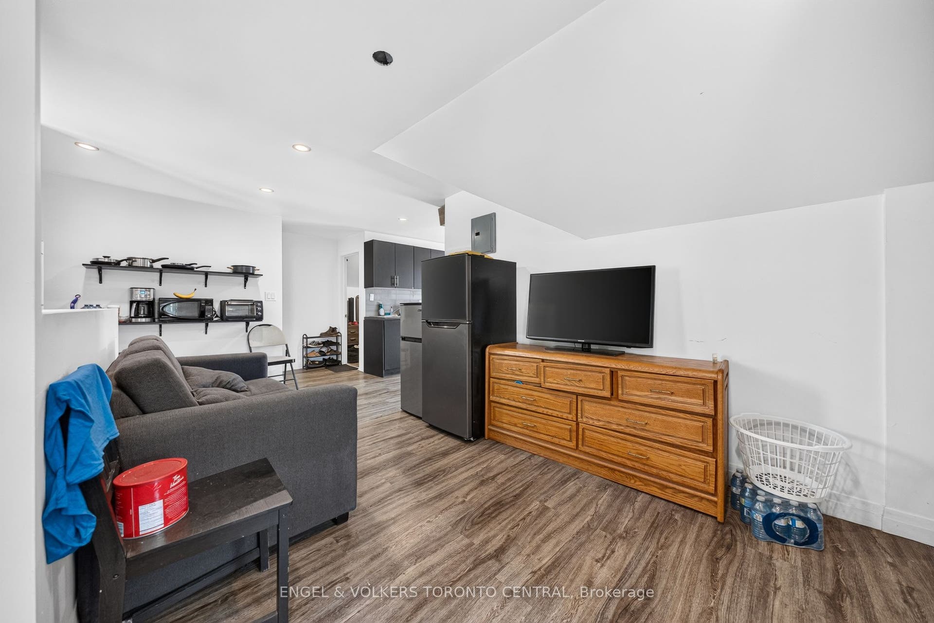 3188 King Street E, Kitchener, Waterloo ON N2A 1B3 3188 King Street E, Kitchener, Waterloo ON N2A 1B3