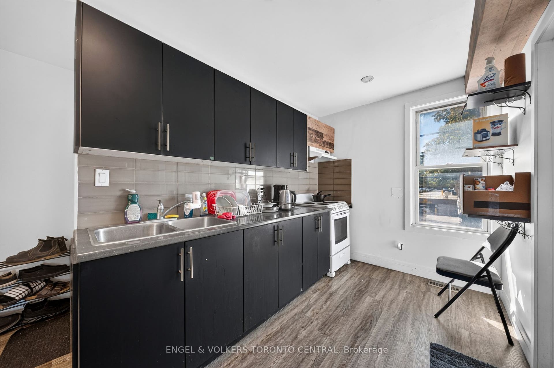 3188 King Street E, Kitchener, Waterloo ON N2A 1B3 3188 King Street E, Kitchener, Waterloo ON N2A 1B3