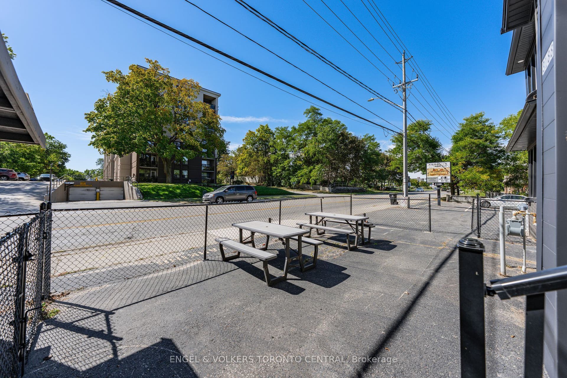 3188 King Street E, Kitchener, Waterloo ON N2A 1B3 3188 King Street E, Kitchener, Waterloo ON N2A 1B3