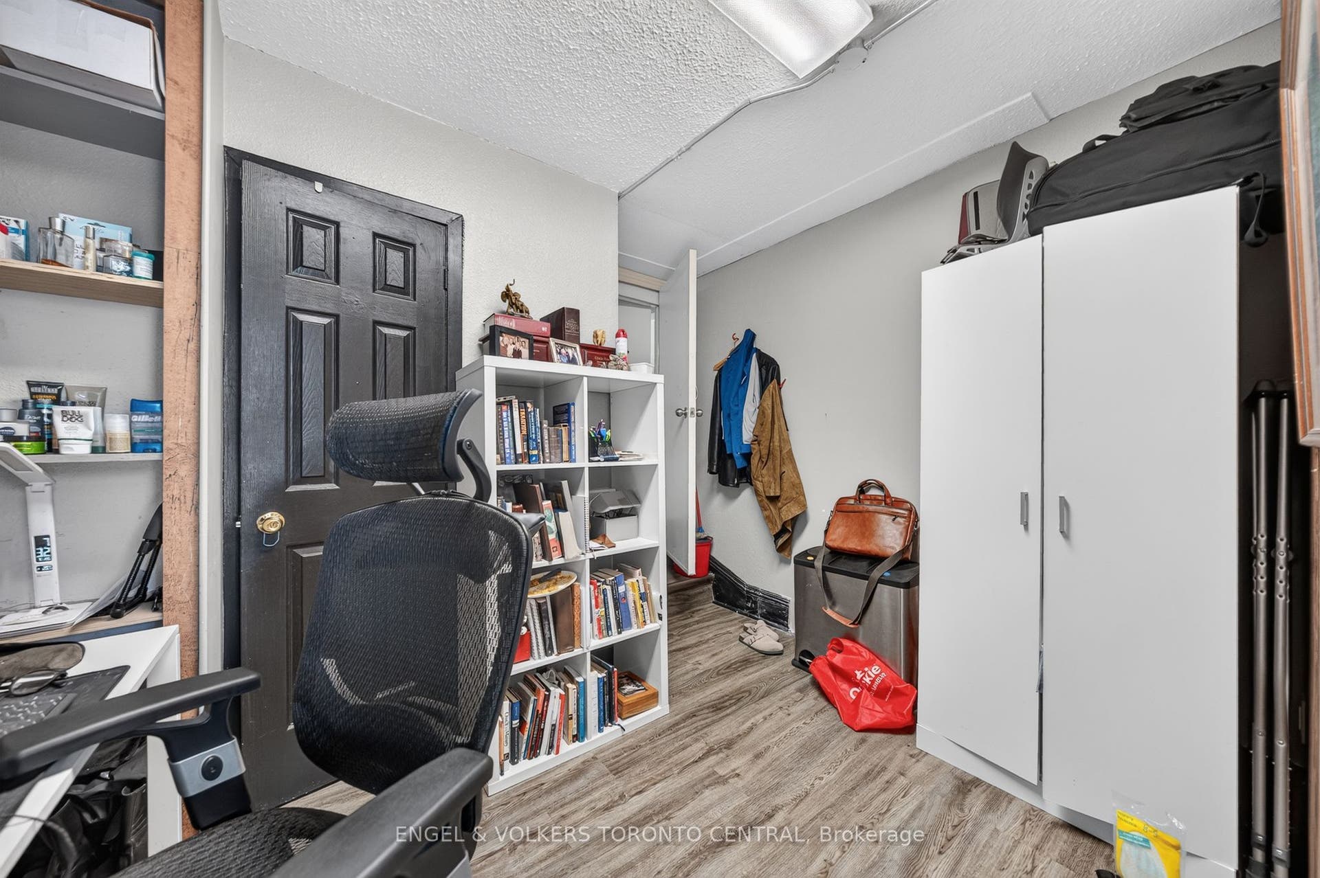3188 King Street E, Kitchener, Waterloo ON N2A 1B3 3188 King Street E, Kitchener, Waterloo ON N2A 1B3