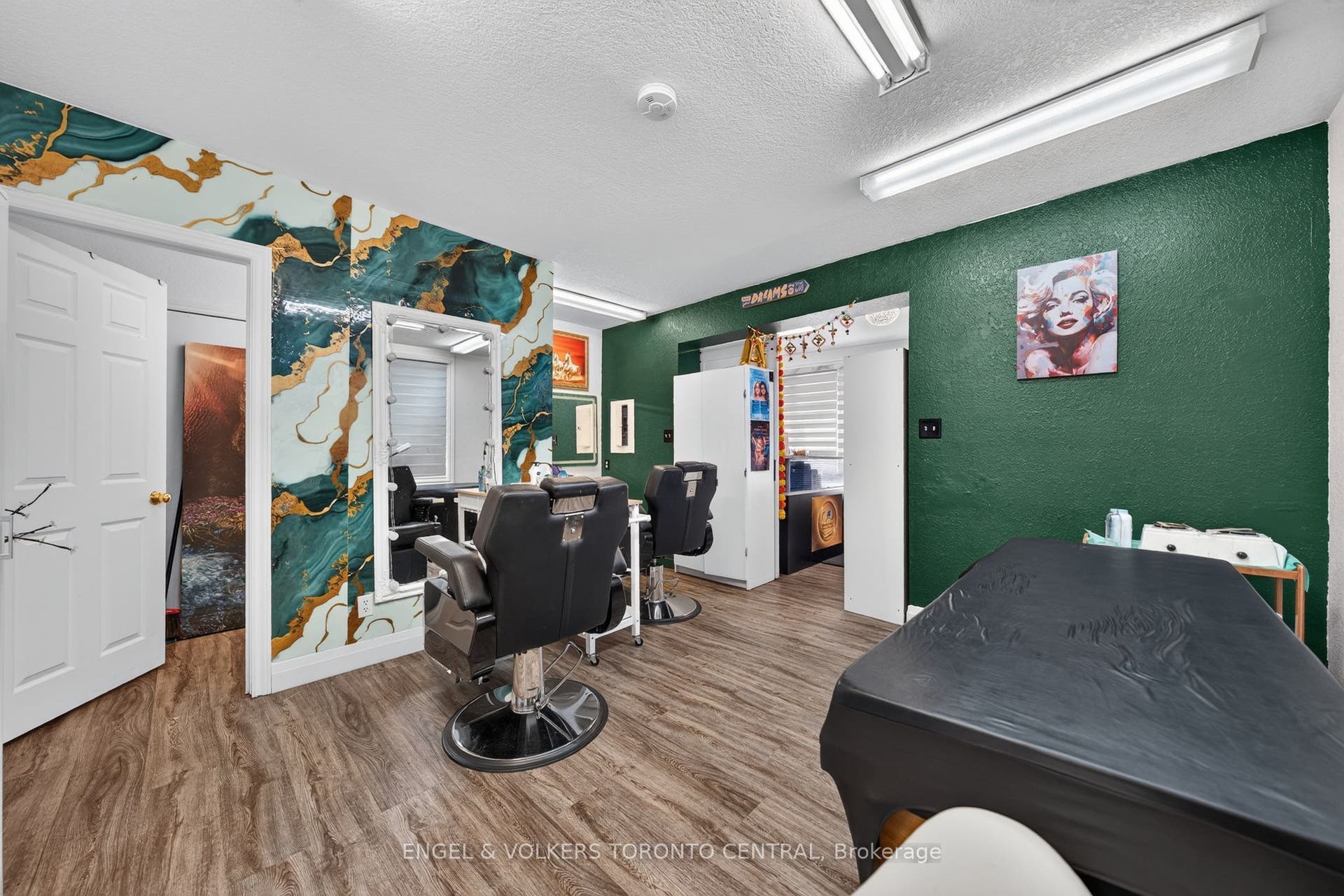 3188 King Street E, Kitchener, Waterloo ON N2A 1B3 3188 King Street E, Kitchener, Waterloo ON N2A 1B3