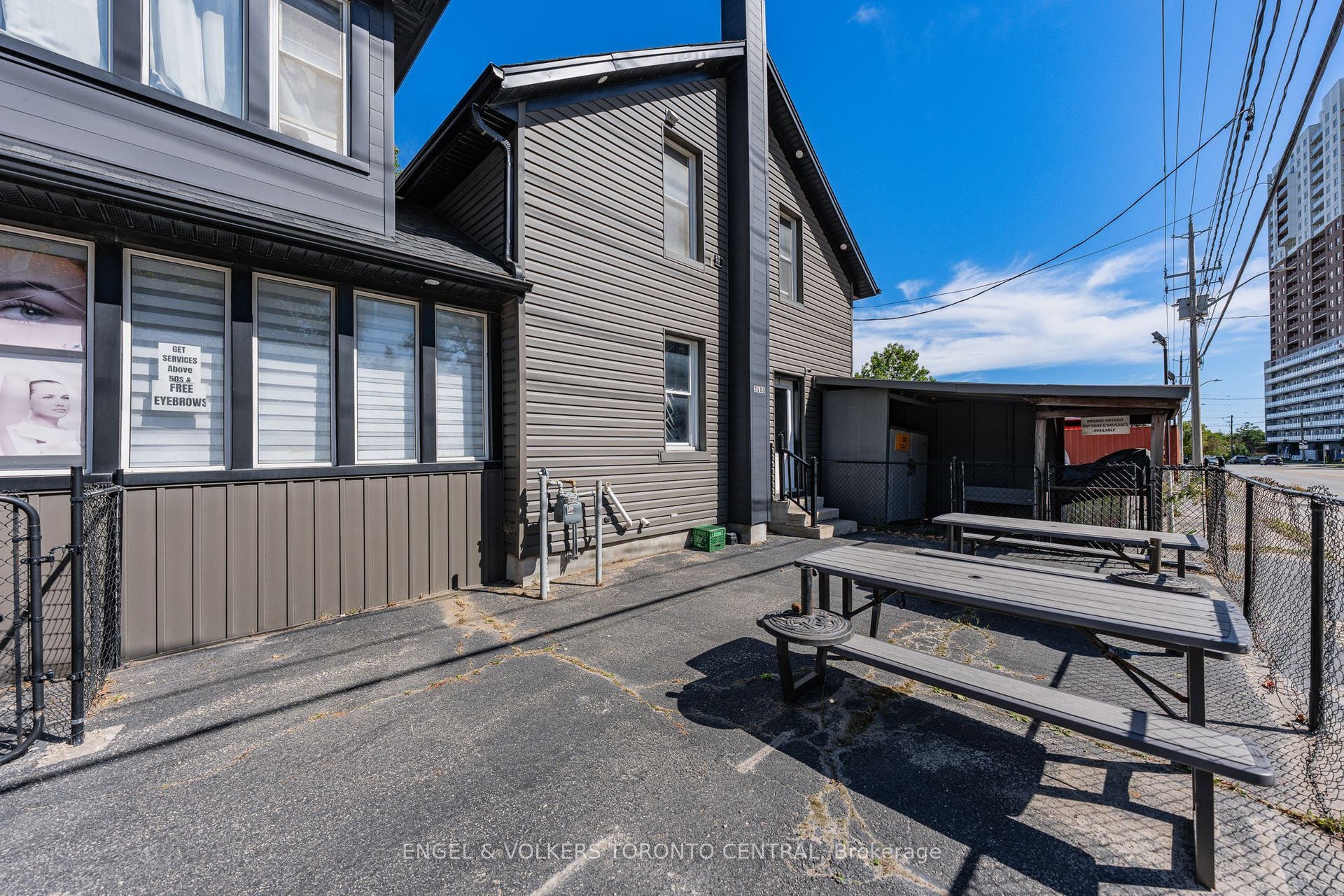 3188 King Street E, Kitchener, Waterloo ON N2A 1B3 3188 King Street E, Kitchener, Waterloo ON N2A 1B3