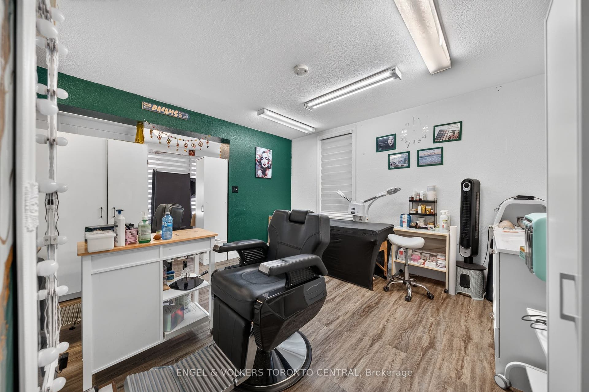 3188 King Street E, Kitchener, Waterloo ON N2A 1B3 3188 King Street E, Kitchener, Waterloo ON N2A 1B3