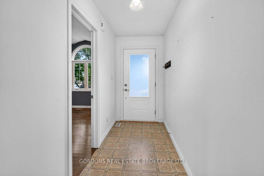 633 Melrose Street, Kingston, Frontenac ON K7M 9G8