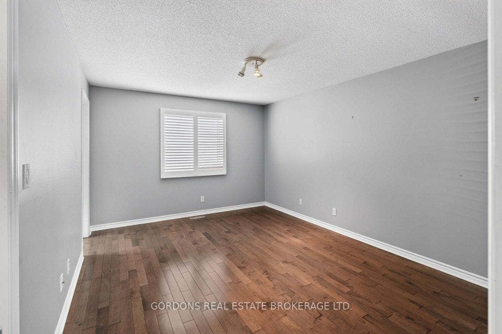 633 Melrose Street, Kingston, Frontenac ON K7M 9G8