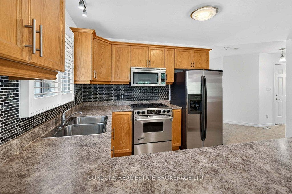 633 Melrose Street, Kingston, Frontenac ON K7M 9G8