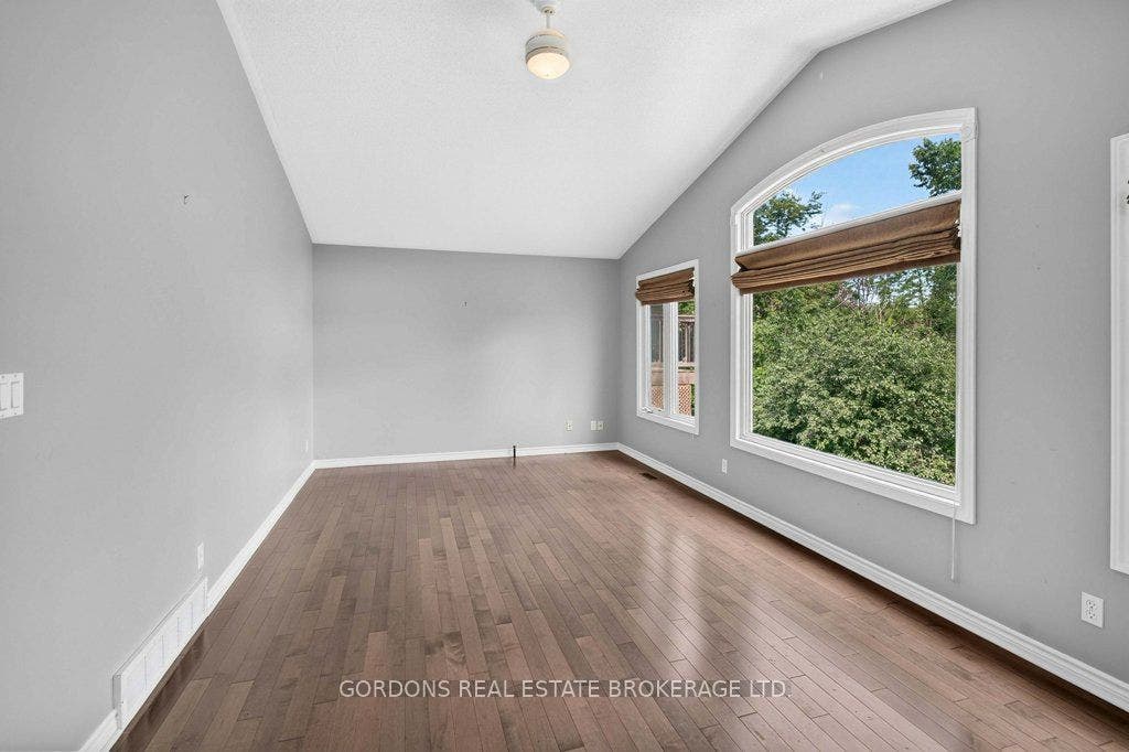 633 Melrose Street, Kingston, Frontenac ON K7M 9G8