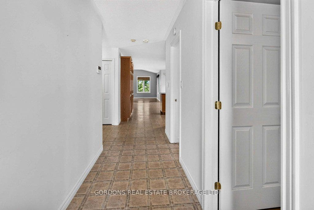 633 Melrose Street, Kingston, Frontenac ON K7M 9G8