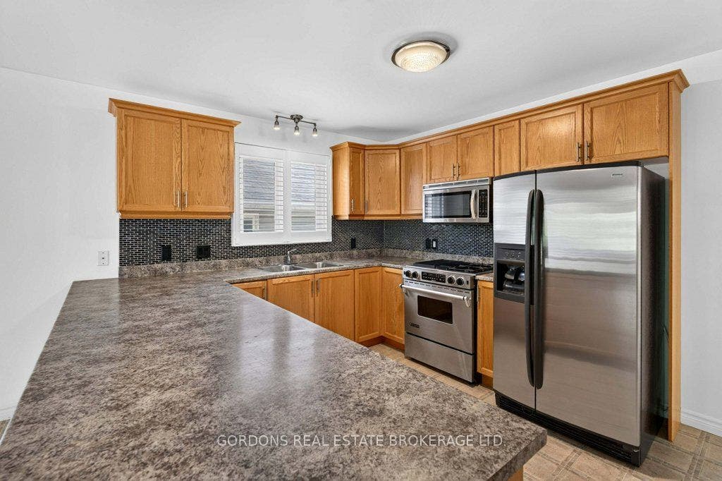 633 Melrose Street, Kingston, Frontenac ON K7M 9G8