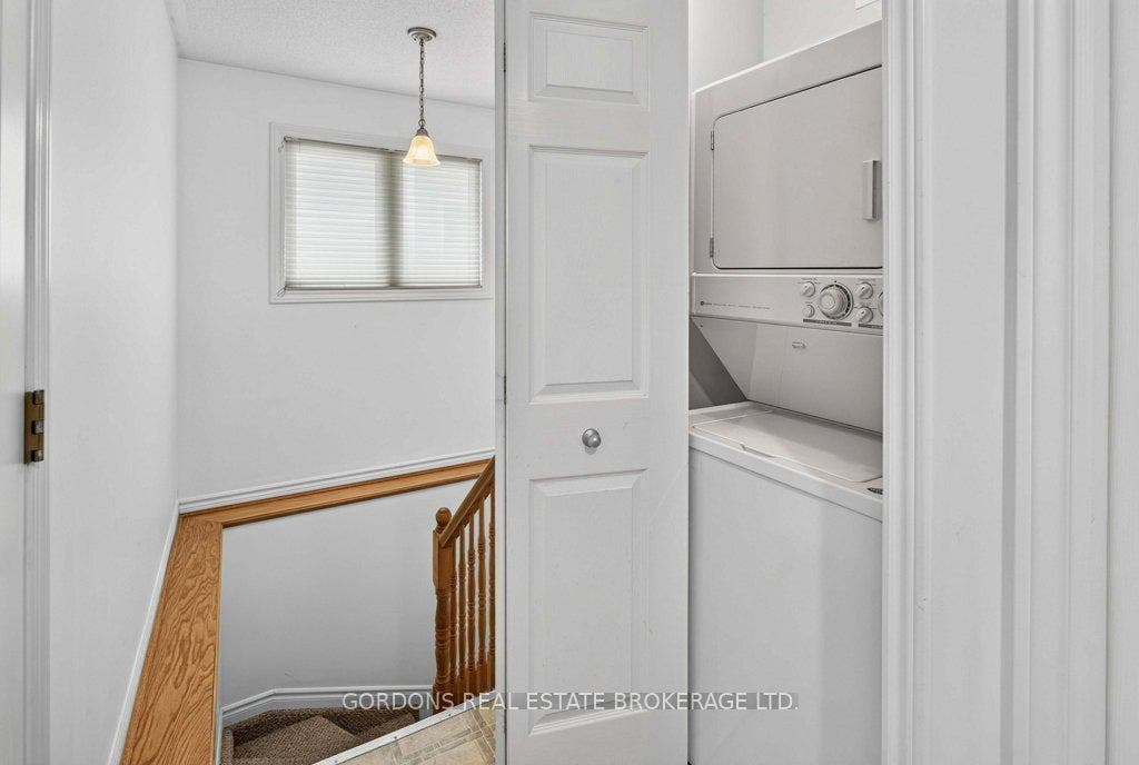 633 Melrose Street, Kingston, Frontenac ON K7M 9G8
