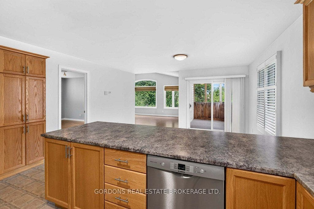 633 Melrose Street, Kingston, Frontenac ON K7M 9G8
