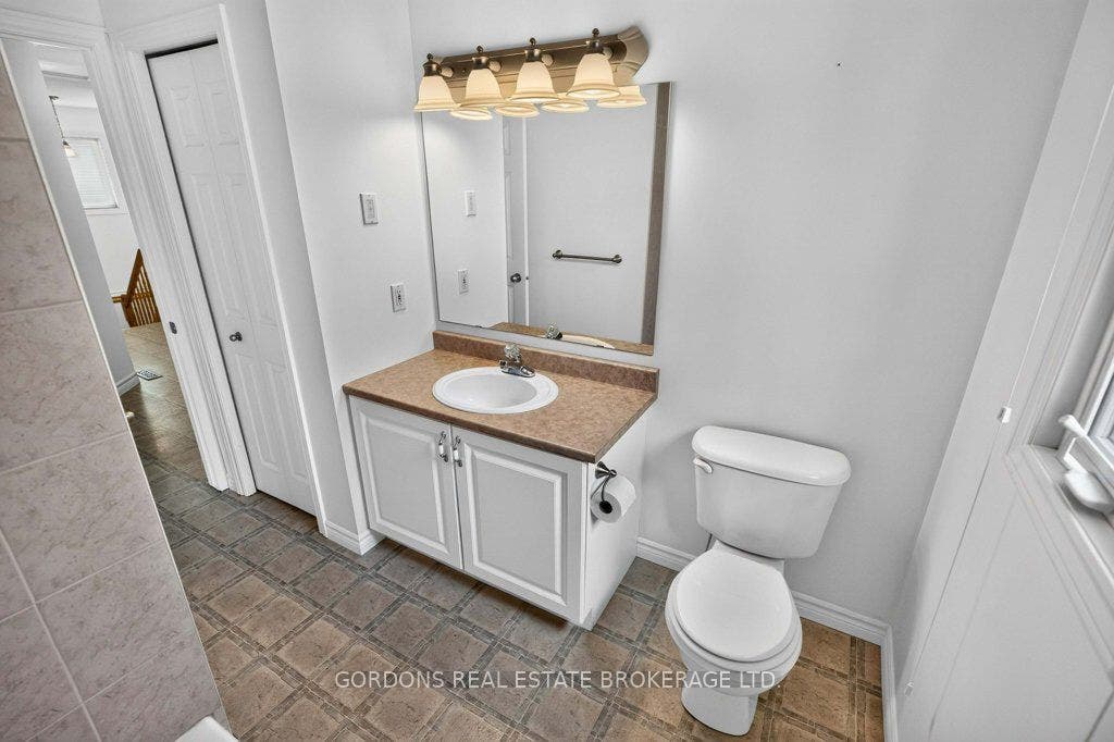 633 Melrose Street, Kingston, Frontenac ON K7M 9G8