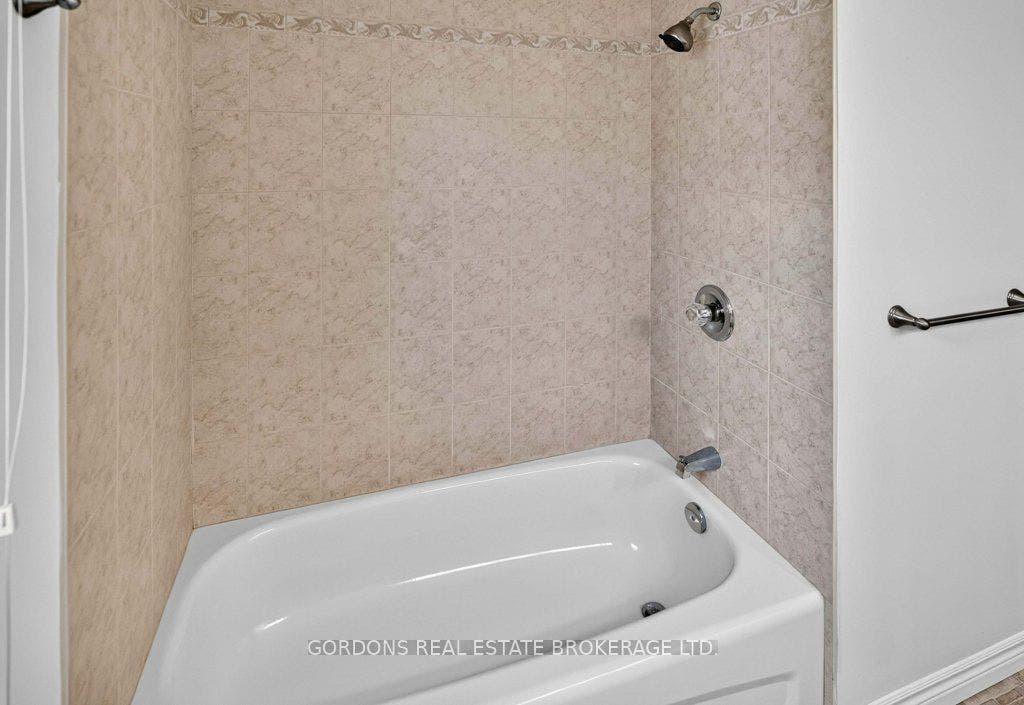 633 Melrose Street, Kingston, Frontenac ON K7M 9G8