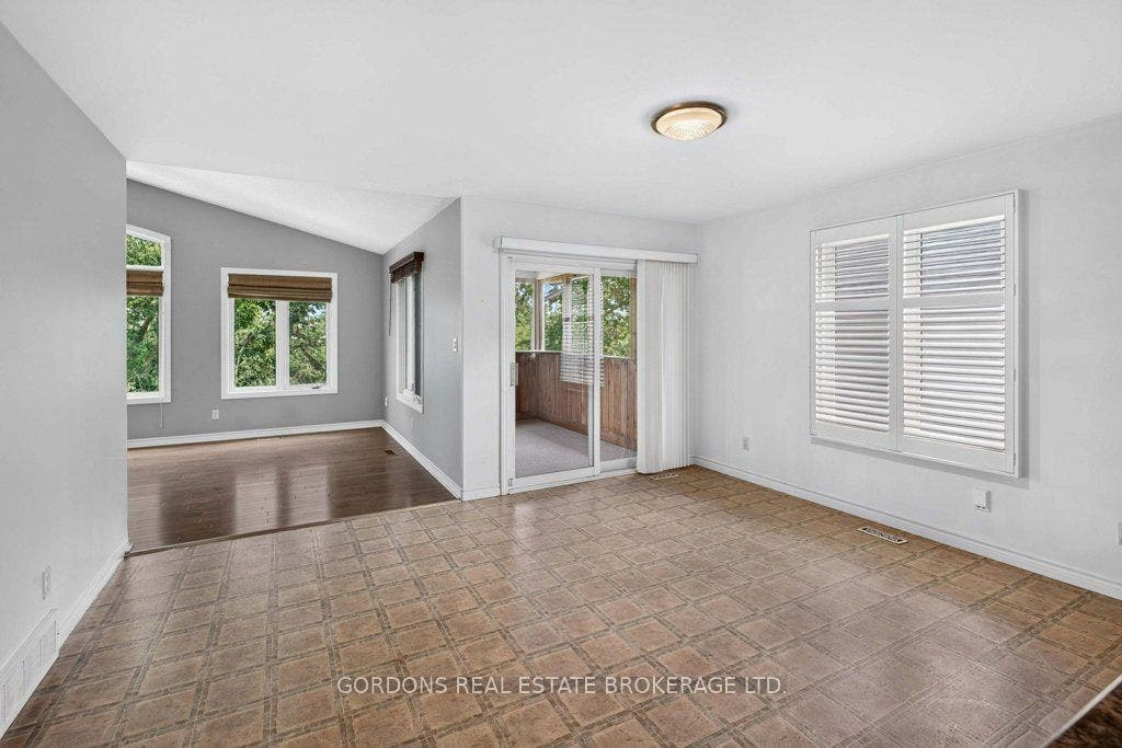 633 Melrose Street, Kingston, Frontenac ON K7M 9G8