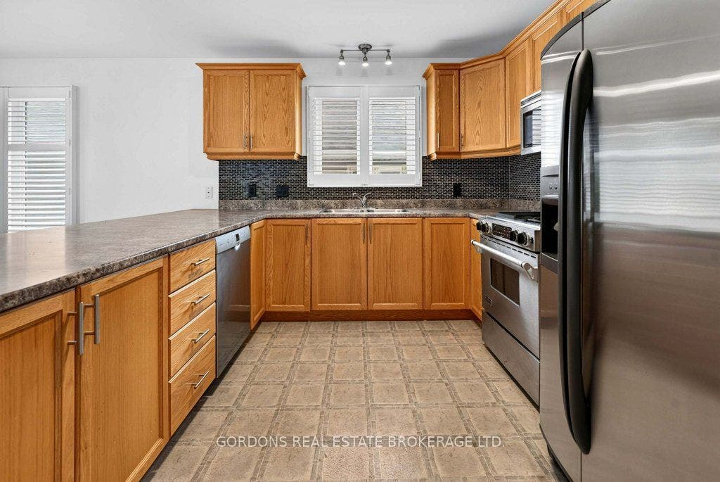 633 Melrose Street, Kingston, Frontenac ON K7M 9G8
