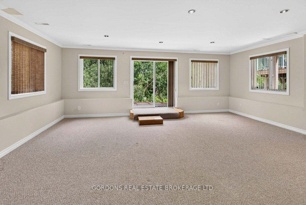 633 Melrose Street, Kingston, Frontenac ON K7M 9G8