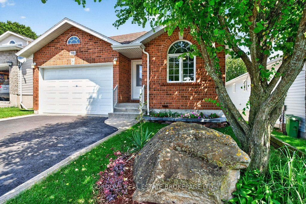 633 Melrose Street, Kingston, Frontenac ON K7M 9G8