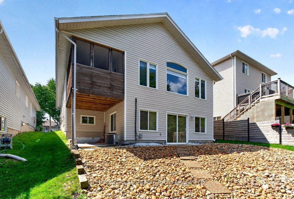 633 Melrose Street, Kingston, Frontenac ON K7M 9G8