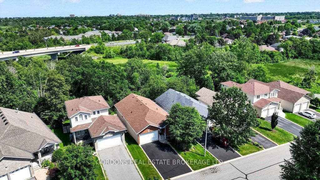 633 Melrose Street, Kingston, Frontenac ON K7M 9G8