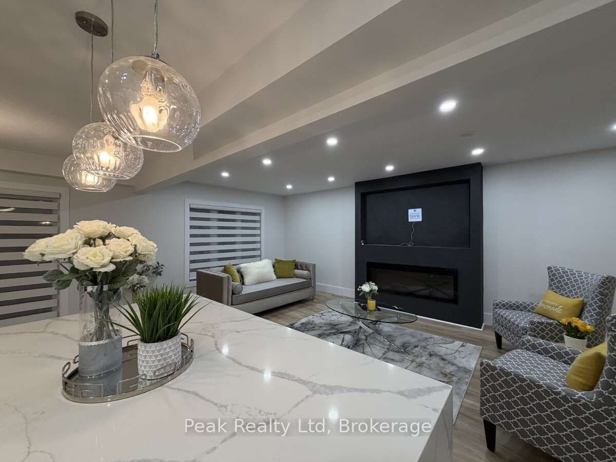 125 Steepleridge Street, Kitchener, Waterloo ON N2P 2W2 125 Steepleridge Street, Kitchener, Waterloo ON N2P 2W2