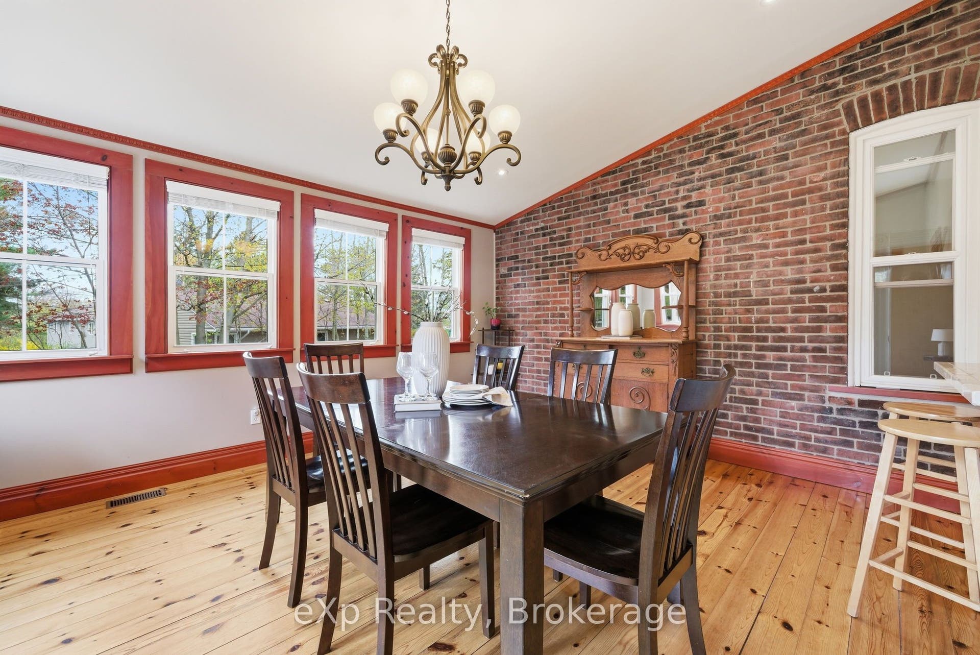 4081 Burnham Street N, Hamilton Township, Northumberland ON K9A 4J9