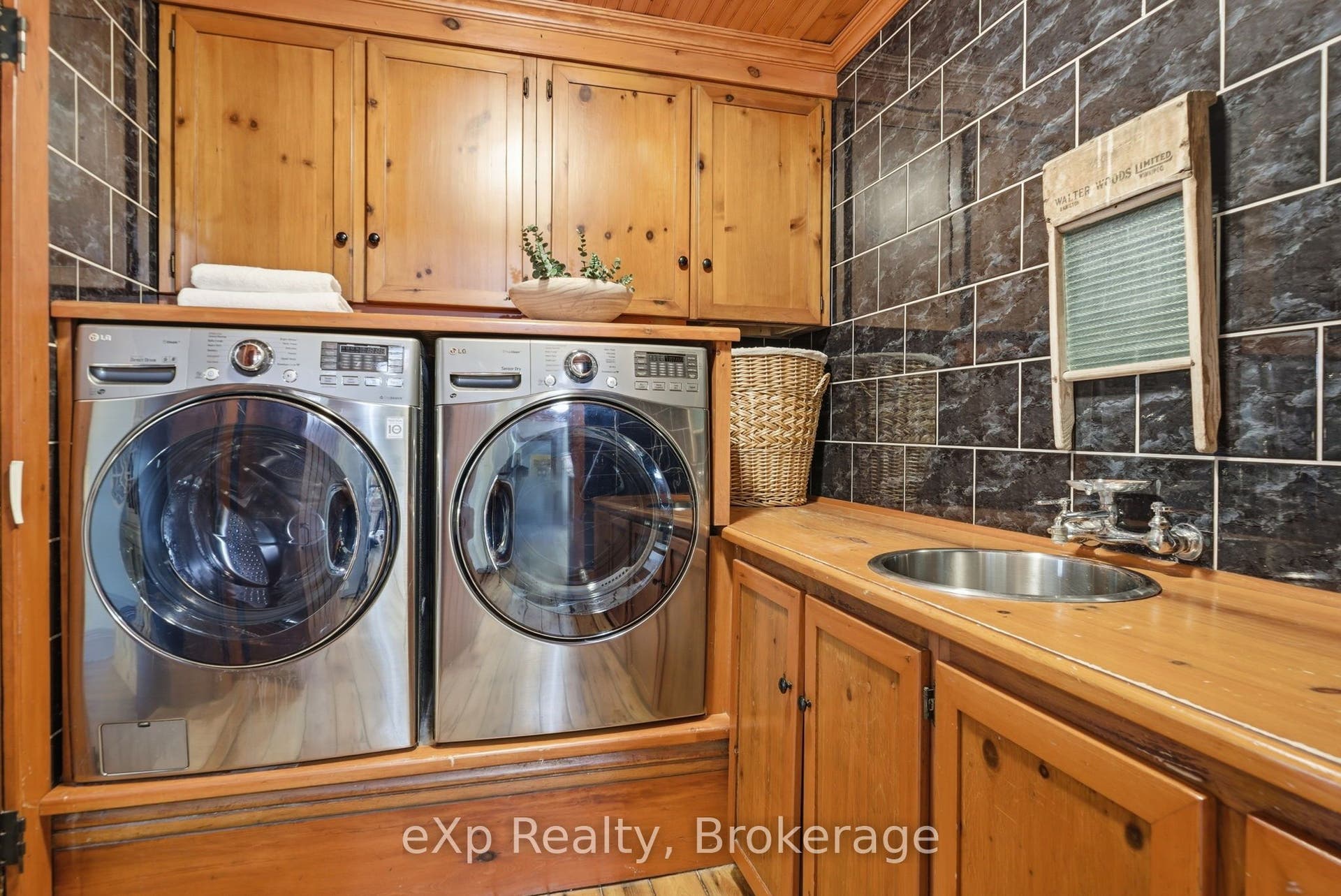 4081 Burnham Street N, Hamilton Township, Northumberland ON K9A 4J9