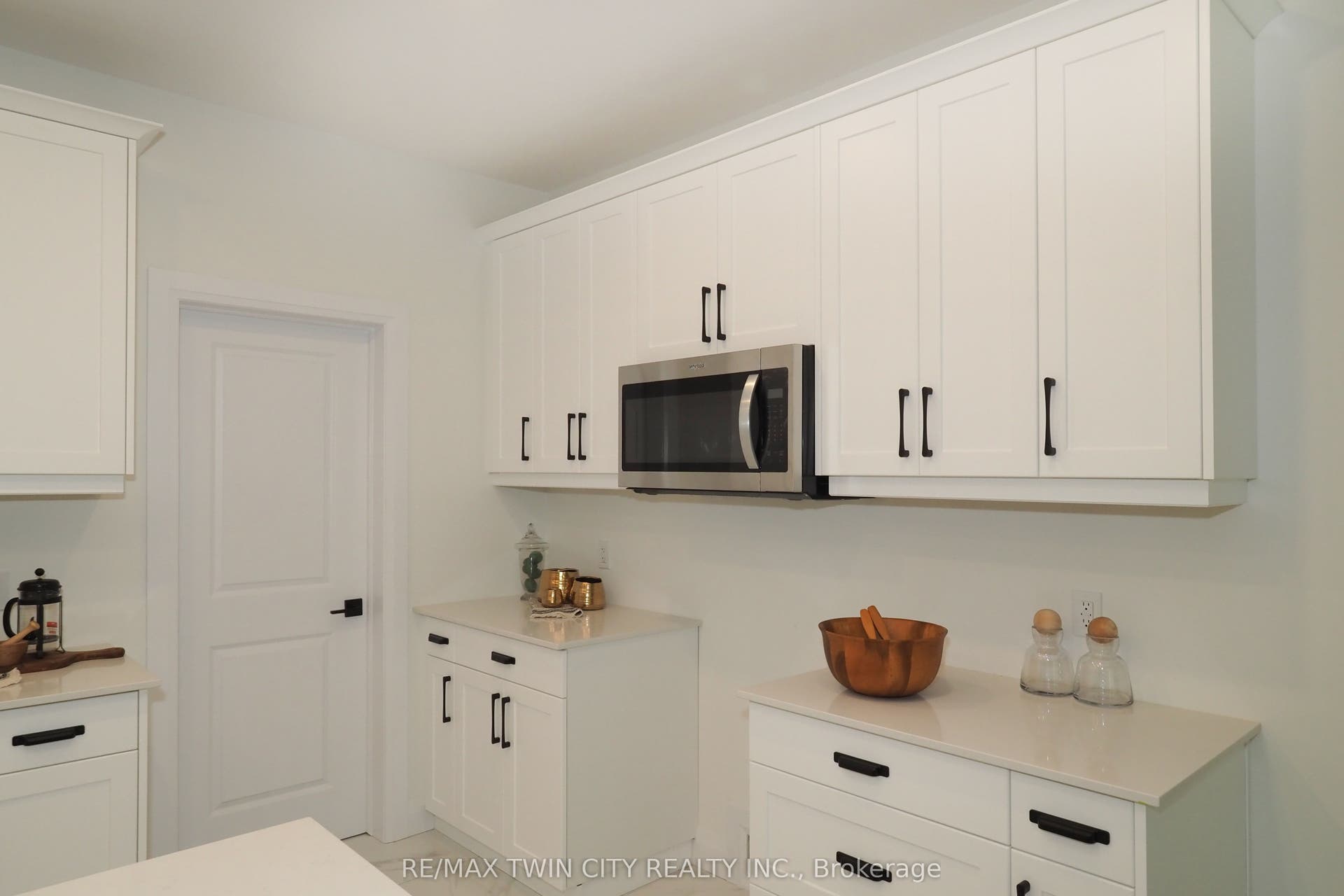 217 JEFFREY Place, Kitchener, Waterloo ON N2C 2T7 217 JEFFREY Place, Kitchener, Waterloo ON N2C 2T7