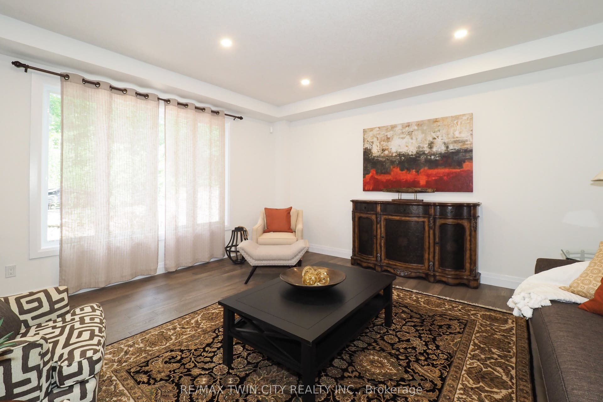 217 JEFFREY Place, Kitchener, Waterloo ON N2C 2T7 217 JEFFREY Place, Kitchener, Waterloo ON N2C 2T7