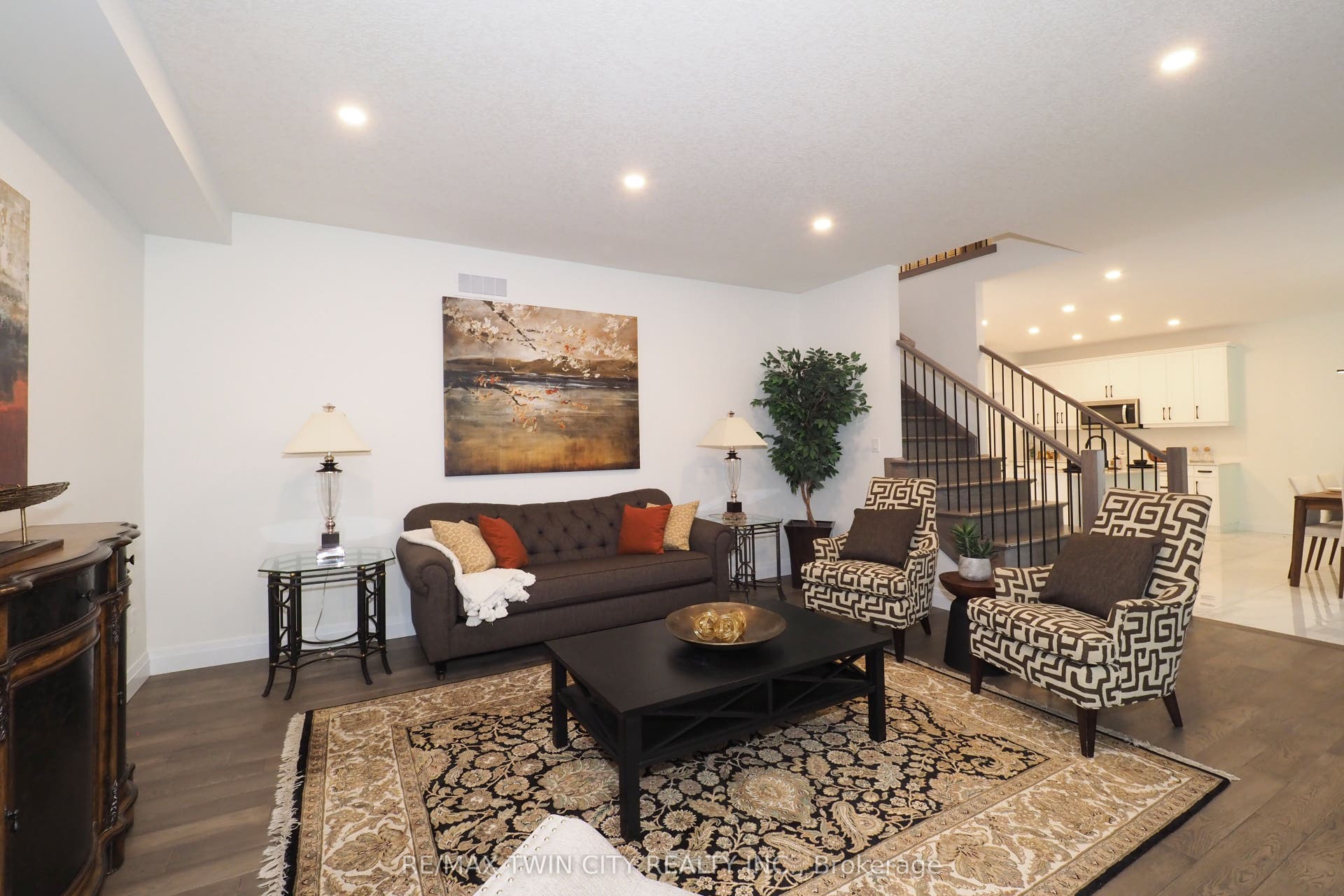 217 JEFFREY Place, Kitchener, Waterloo ON N2C 2T7 217 JEFFREY Place, Kitchener, Waterloo ON N2C 2T7