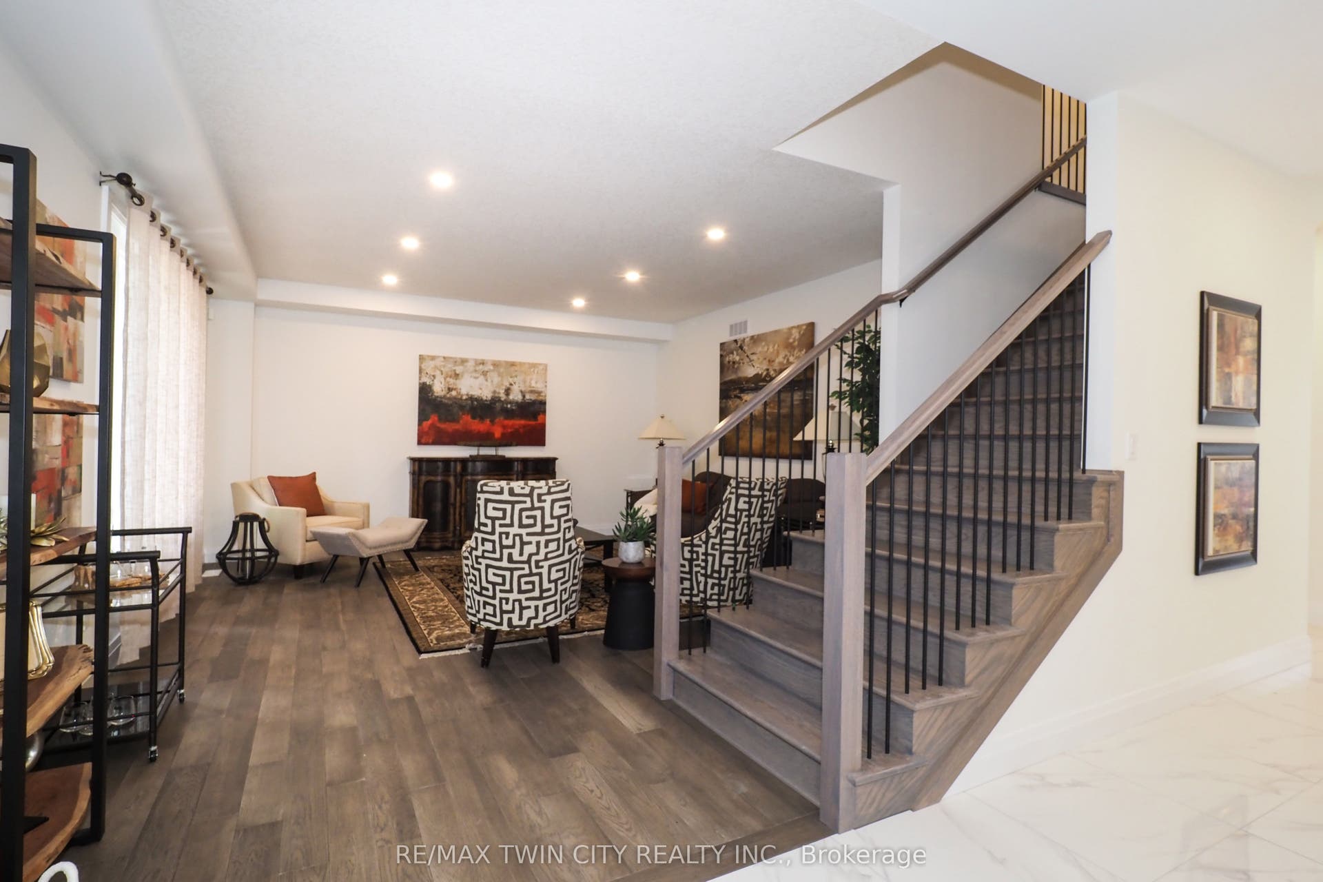 217 JEFFREY Place, Kitchener, Waterloo ON N2C 2T7 217 JEFFREY Place, Kitchener, Waterloo ON N2C 2T7