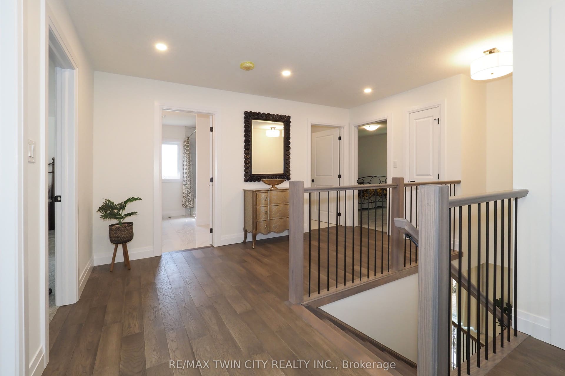 217 JEFFREY Place, Kitchener, Waterloo ON N2C 2T7 217 JEFFREY Place, Kitchener, Waterloo ON N2C 2T7