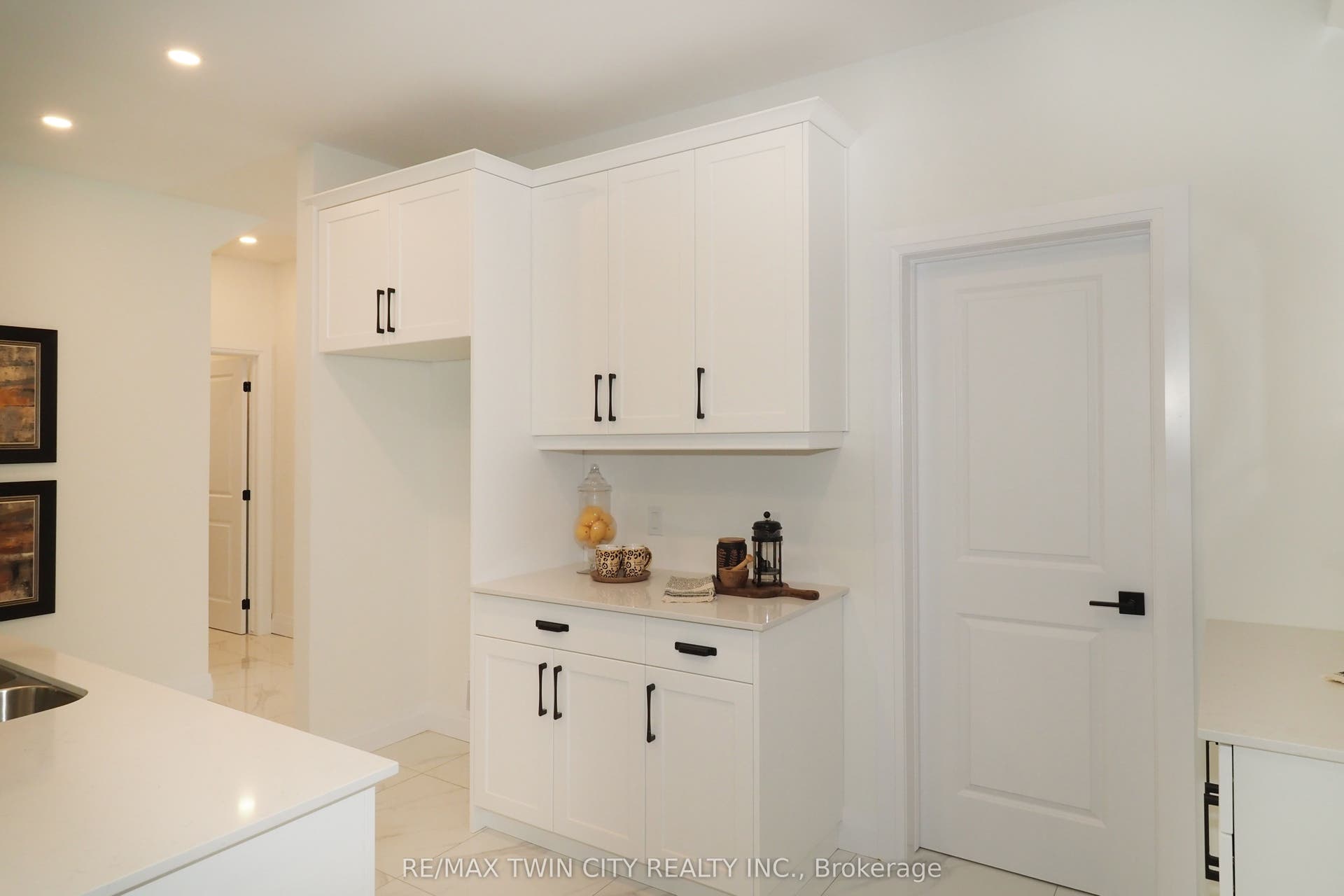 217 JEFFREY Place, Kitchener, Waterloo ON N2C 2T7 217 JEFFREY Place, Kitchener, Waterloo ON N2C 2T7