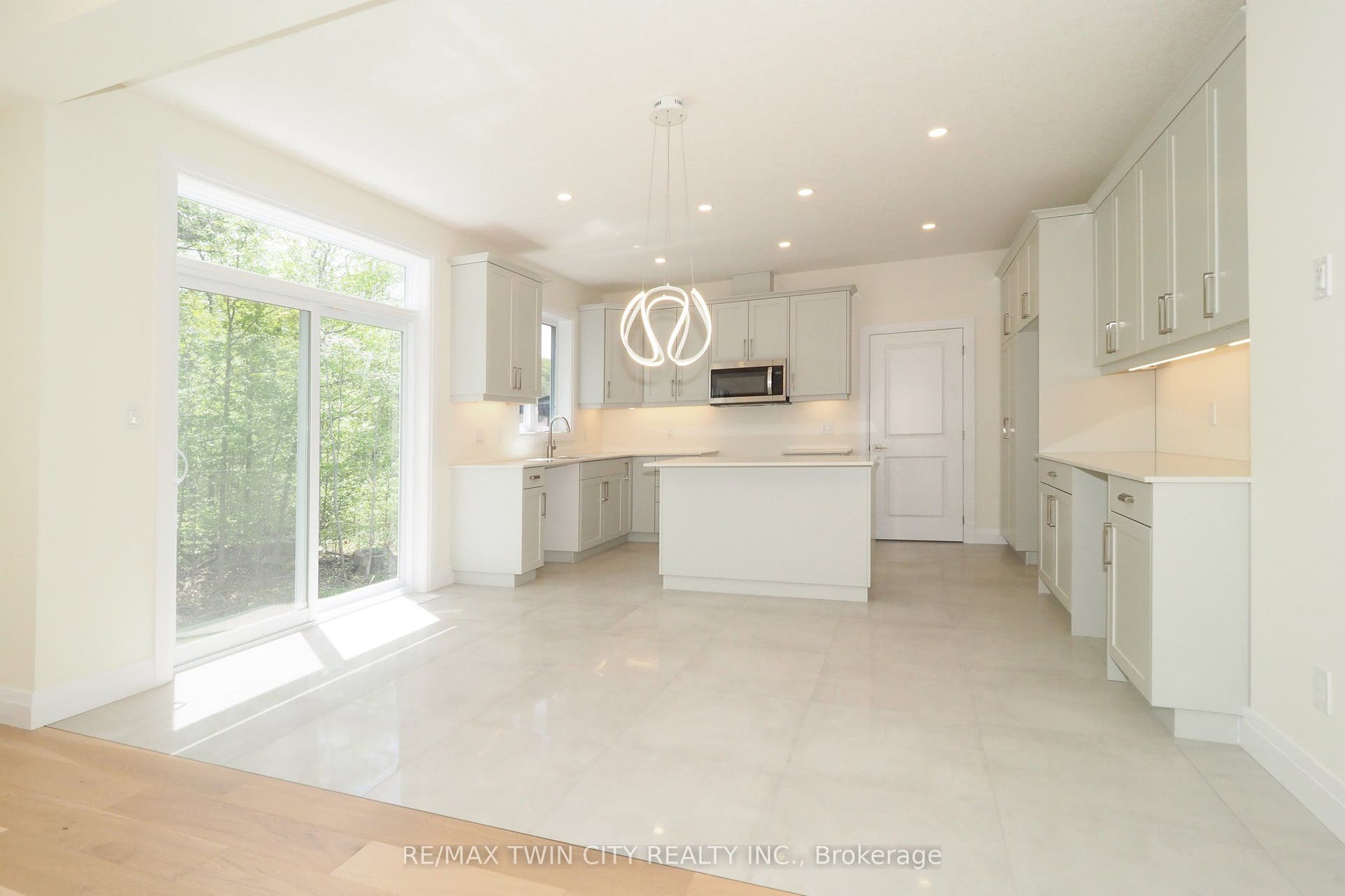220 JEFFREY Place, Kitchener, Waterloo ON N2C 2T7 220 JEFFREY Place, Kitchener, Waterloo ON N2C 2T7