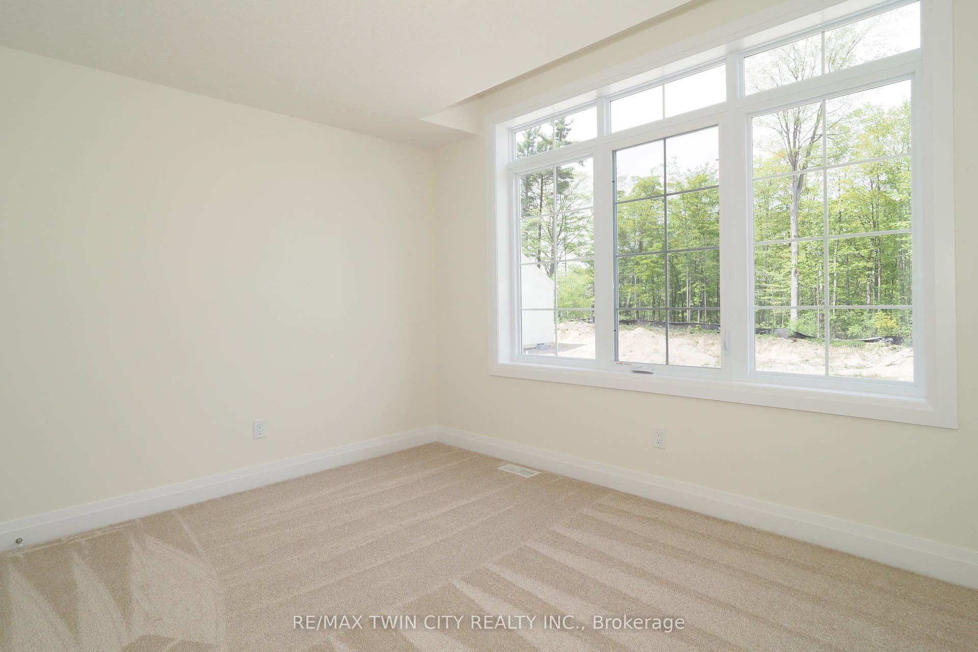 220 JEFFREY Place, Kitchener, Waterloo ON N2C 2T7 220 JEFFREY Place, Kitchener, Waterloo ON N2C 2T7