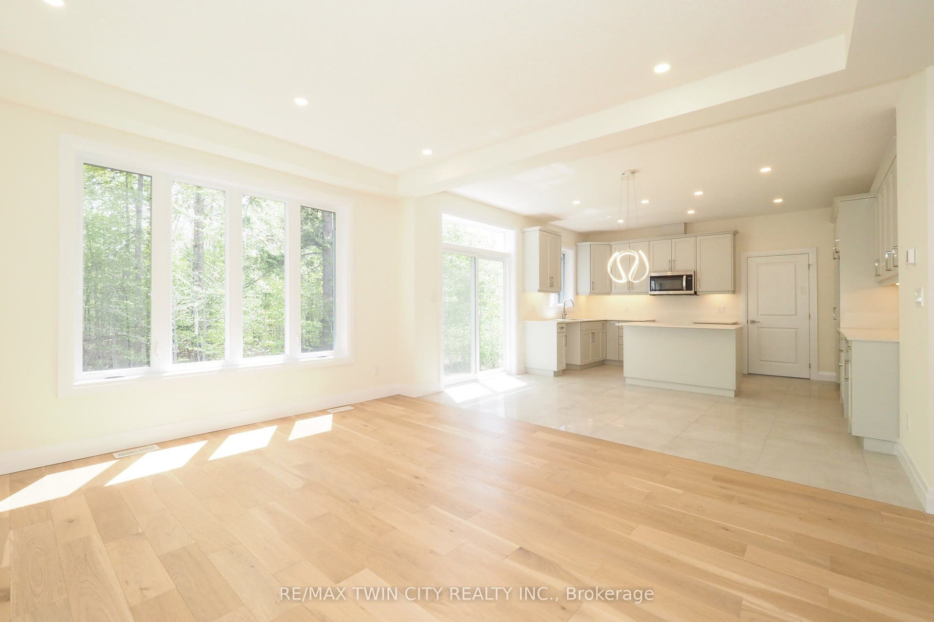 220 JEFFREY Place, Kitchener, Waterloo ON N2C 2T7 220 JEFFREY Place, Kitchener, Waterloo ON N2C 2T7