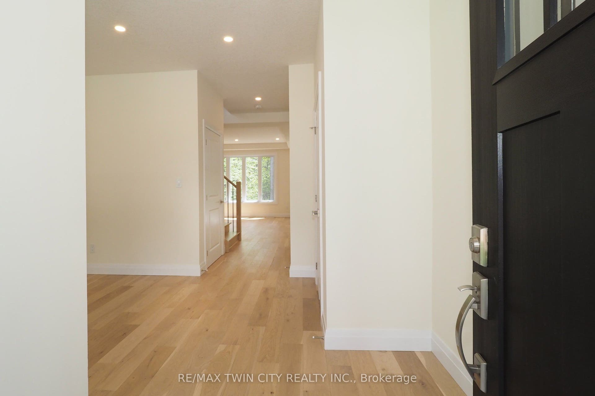 220 JEFFREY Place, Kitchener, Waterloo ON N2C 2T7 220 JEFFREY Place, Kitchener, Waterloo ON N2C 2T7