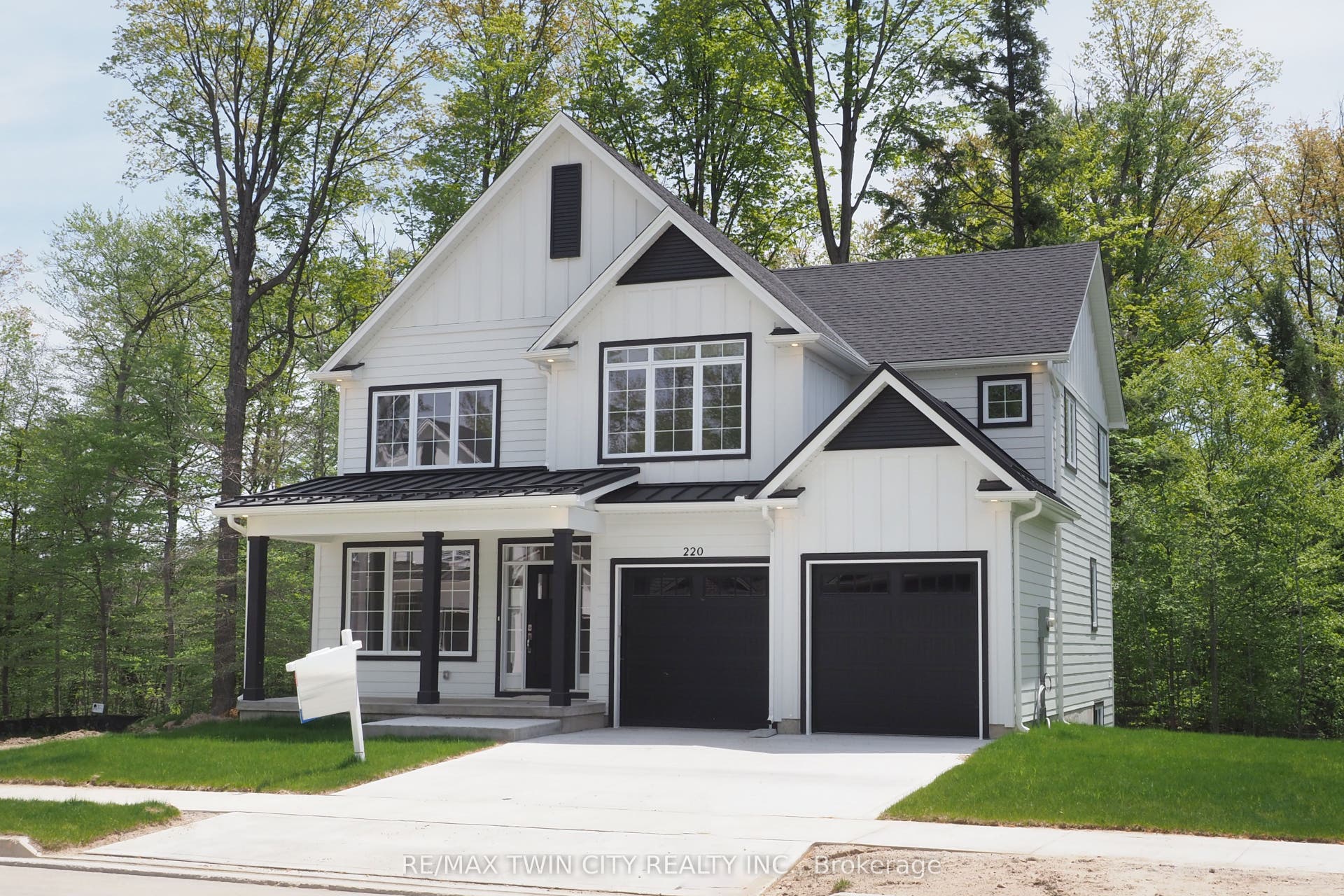 220 JEFFREY Place, Kitchener, Waterloo ON N2C 2T7 220 JEFFREY Place, Kitchener, Waterloo ON N2C 2T7