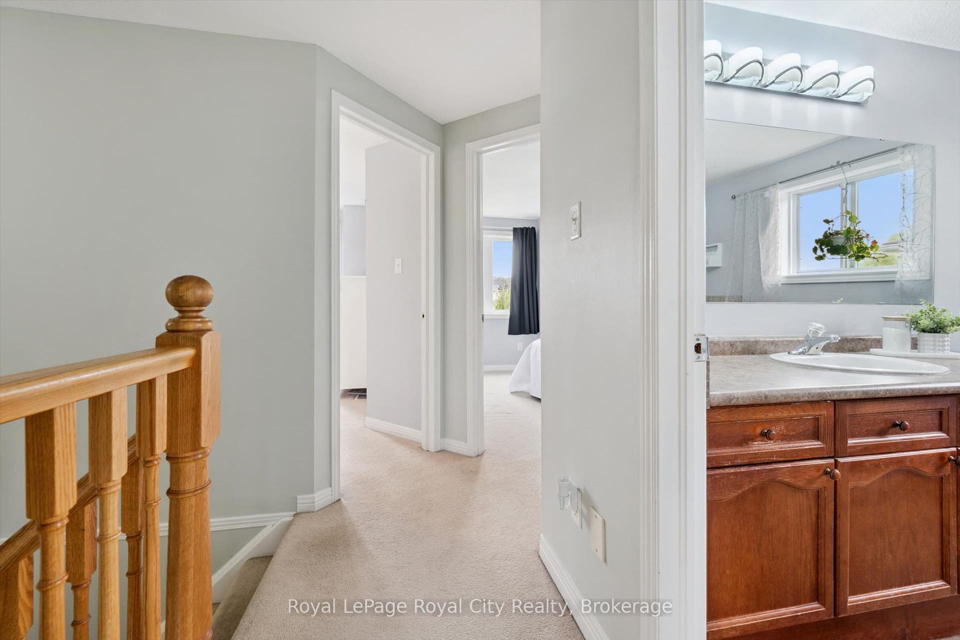 67 Cedarvale Avenue, Guelph, Wellington ON N1E 6Y3 67 Cedarvale Avenue, Guelph, Wellington ON N1E 6Y3