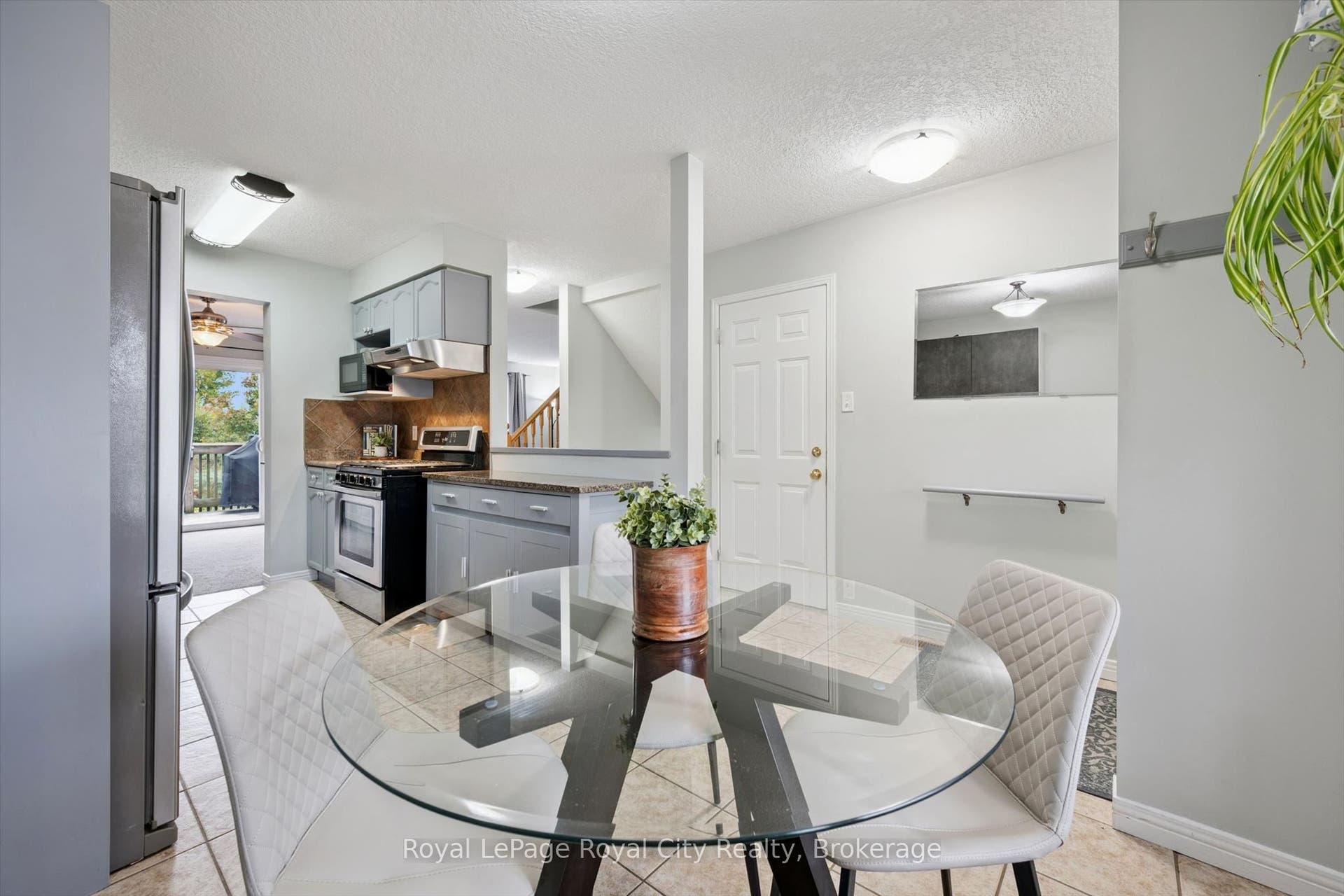 67 Cedarvale Avenue, Guelph, Wellington ON N1E 6Y3 67 Cedarvale Avenue, Guelph, Wellington ON N1E 6Y3