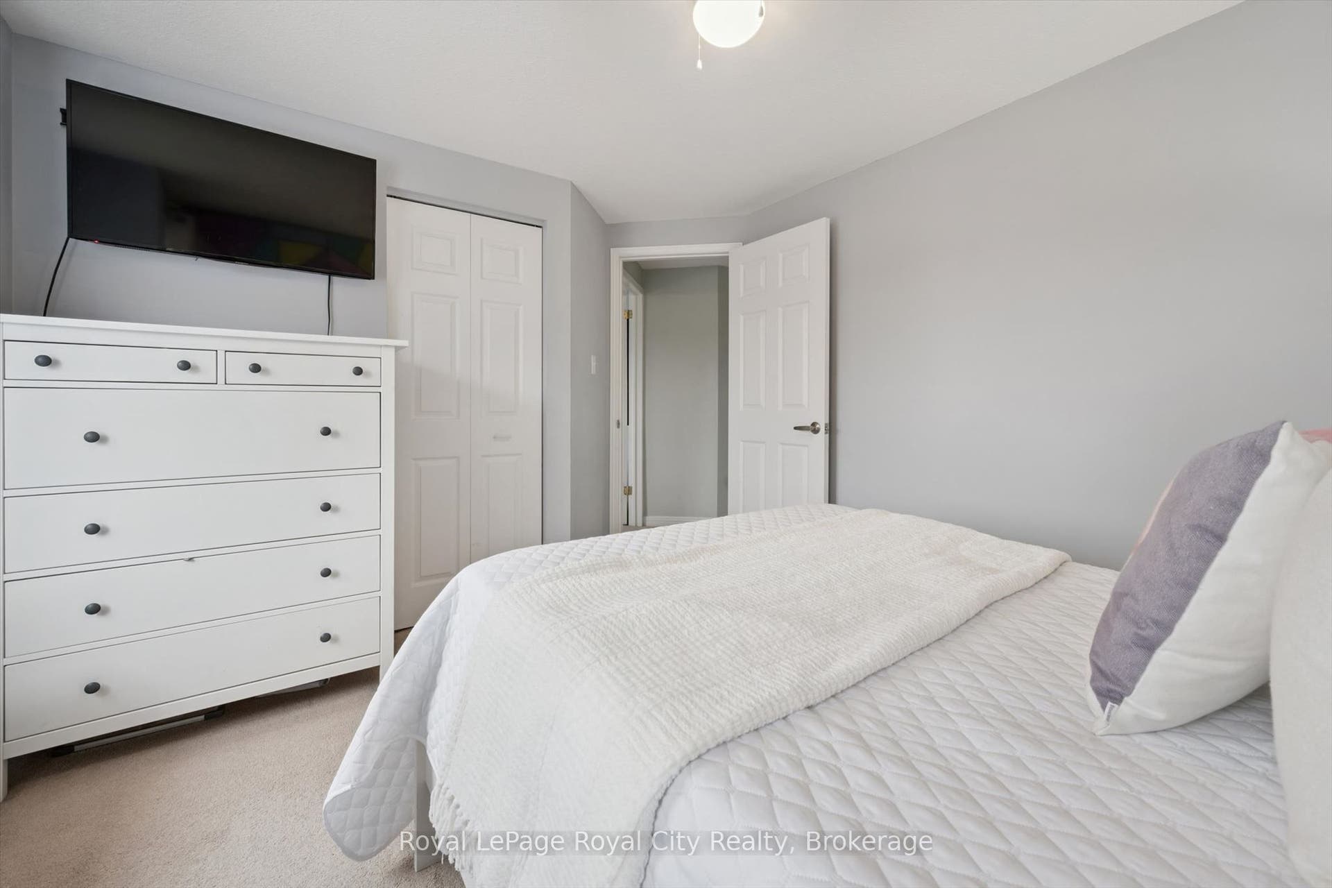 67 Cedarvale Avenue, Guelph, Wellington ON N1E 6Y3 67 Cedarvale Avenue, Guelph, Wellington ON N1E 6Y3