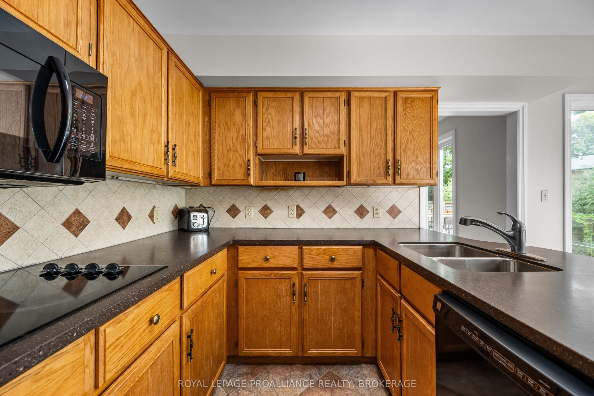 981 Edinborough Crescent, Kingston, Frontenac ON K7P 2C8 981 Edinborough Crescent, Kingston, Frontenac ON K7P 2C8