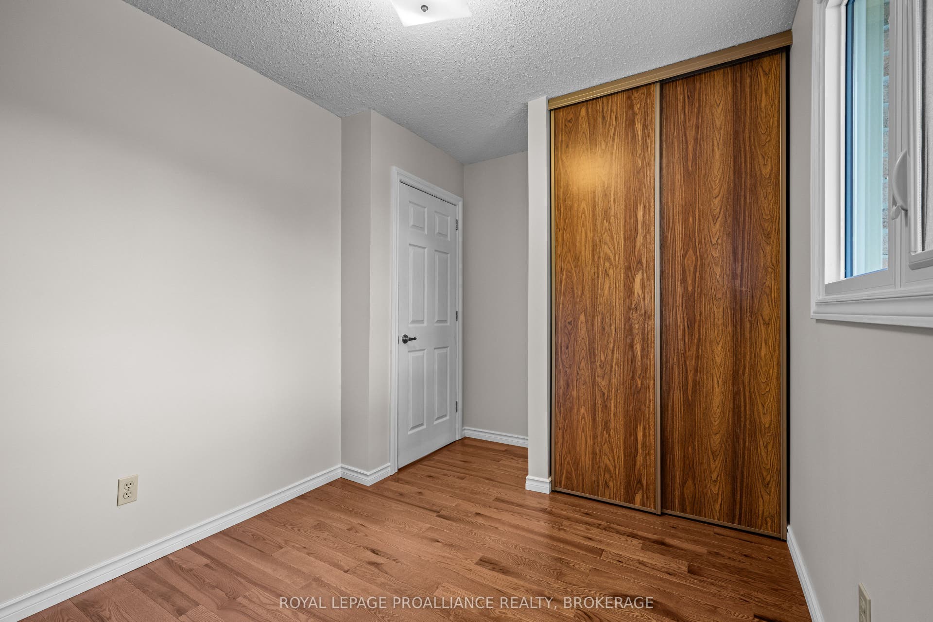 981 Edinborough Crescent, Kingston, Frontenac ON K7P 2C8 981 Edinborough Crescent, Kingston, Frontenac ON K7P 2C8