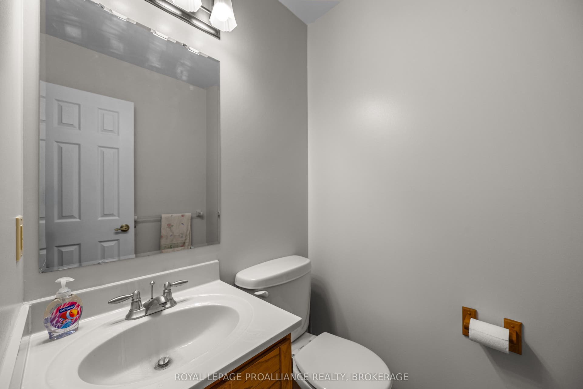 981 Edinborough Crescent, Kingston, Frontenac ON K7P 2C8 981 Edinborough Crescent, Kingston, Frontenac ON K7P 2C8