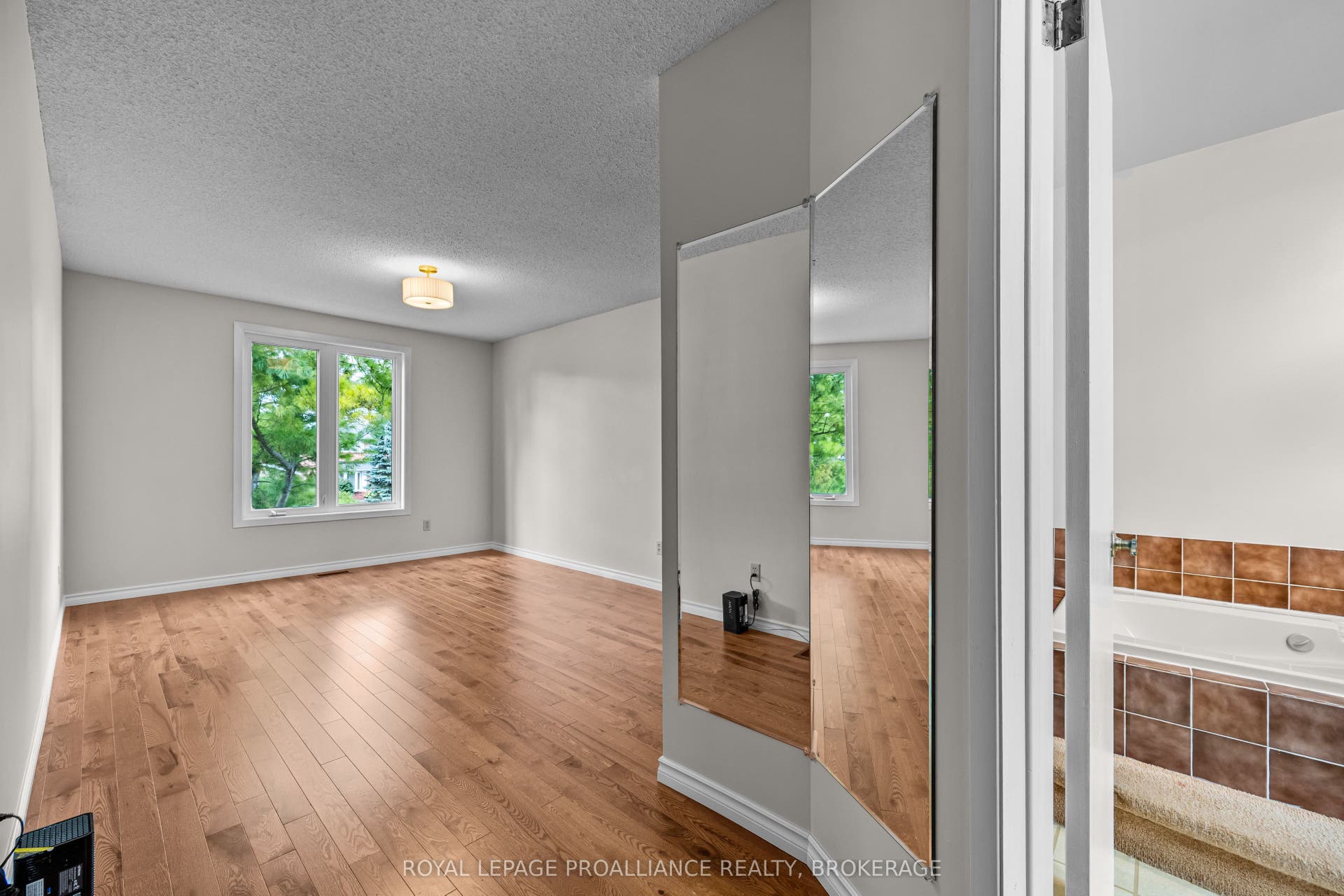 981 Edinborough Crescent, Kingston, Frontenac ON K7P 2C8 981 Edinborough Crescent, Kingston, Frontenac ON K7P 2C8