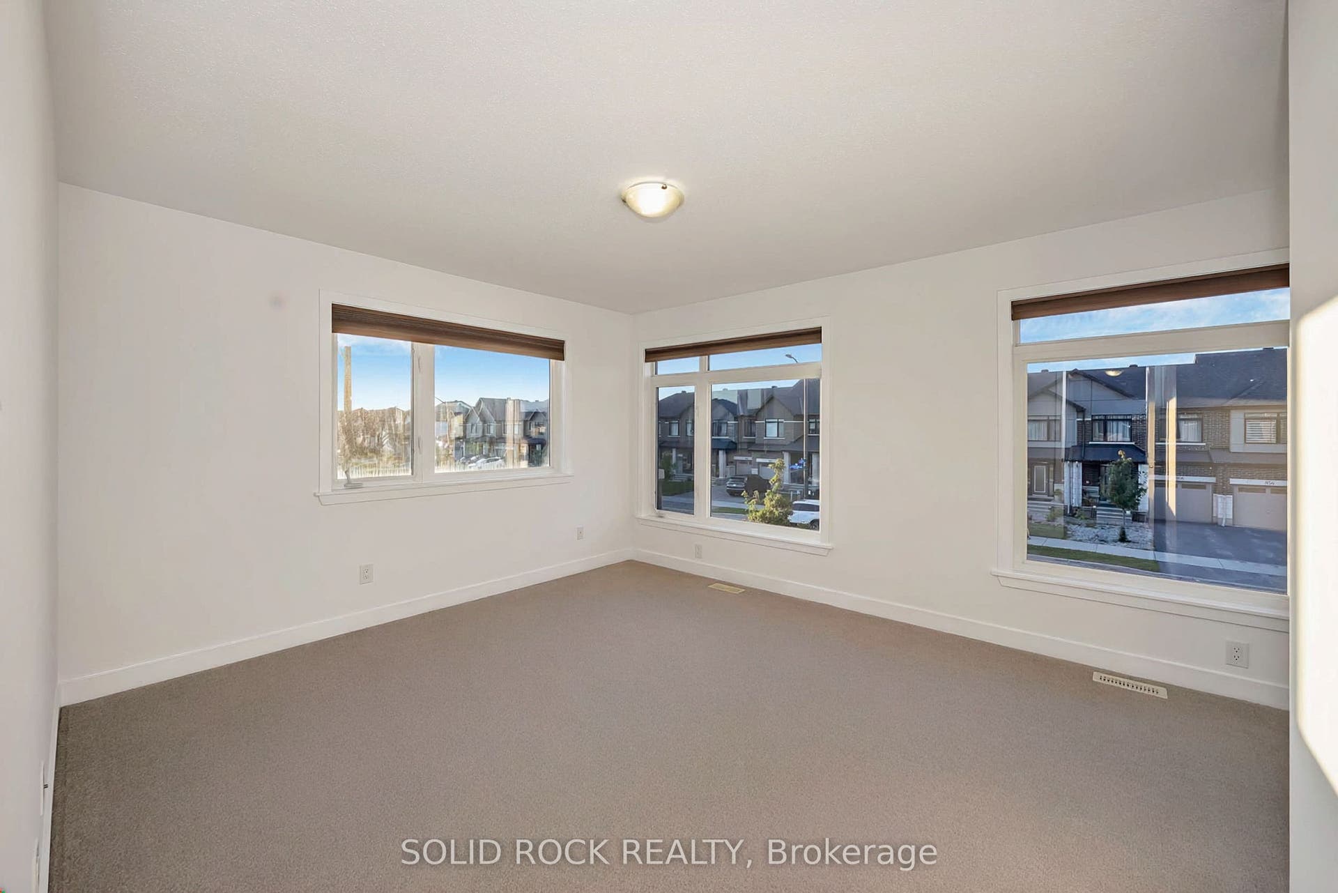 859 E Solarium Avenue E, Blossom Park - Airport And Area, Ottawa ON K4M 0H1 859 E Solarium Avenue E, Blossom Park - Airport And Area, Ottawa ON K4M 0H1